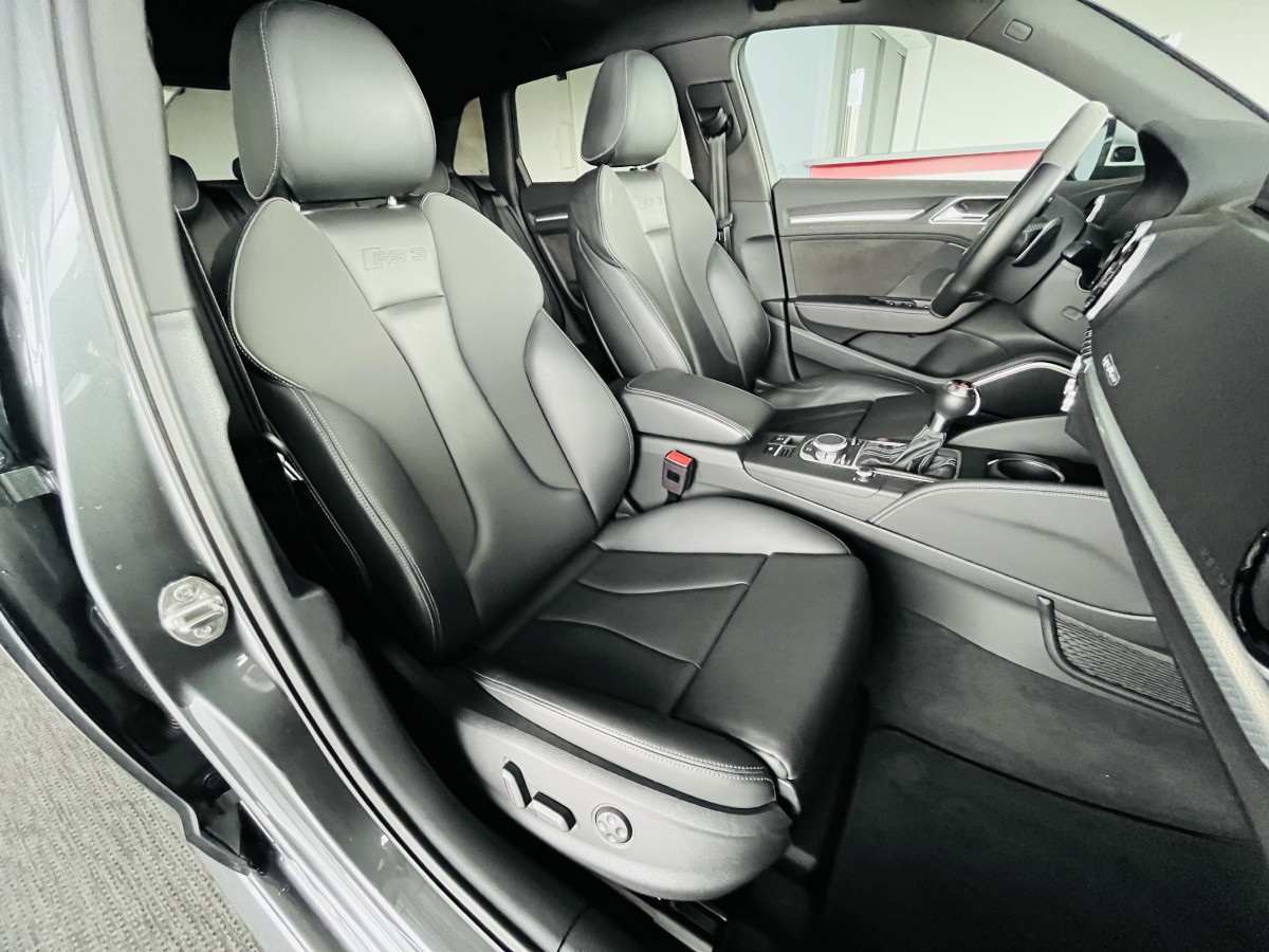 AUDI RS3 SPORTBACK 2,5 TFSI 367 S-TRONIC 7 QUATTRO TOIT PANORAMIQUE  GPS CAMERA KEYLESS HIFI BANG&OLUFSEN MAGNETIC RIDE FULL LED  ECHAPPEMENT RS REGULATEUR ADAPTATIF JANTES ROTOR AUDI DRIVE SIEGES RS CONFORT  SELECT EXCELLENT ETAT