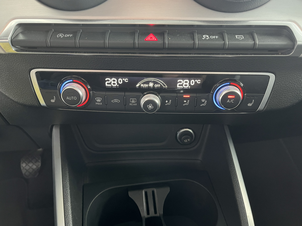 AUDI Q2 30 TFSI 1,0 116 TYPE SPORT ATTELAGE  GPS FULL LED REGULATEUR LIMITEUR AUDI SOUND SYSTEM SIEGES SPORT JANTE18 EXCELLENT ETAT