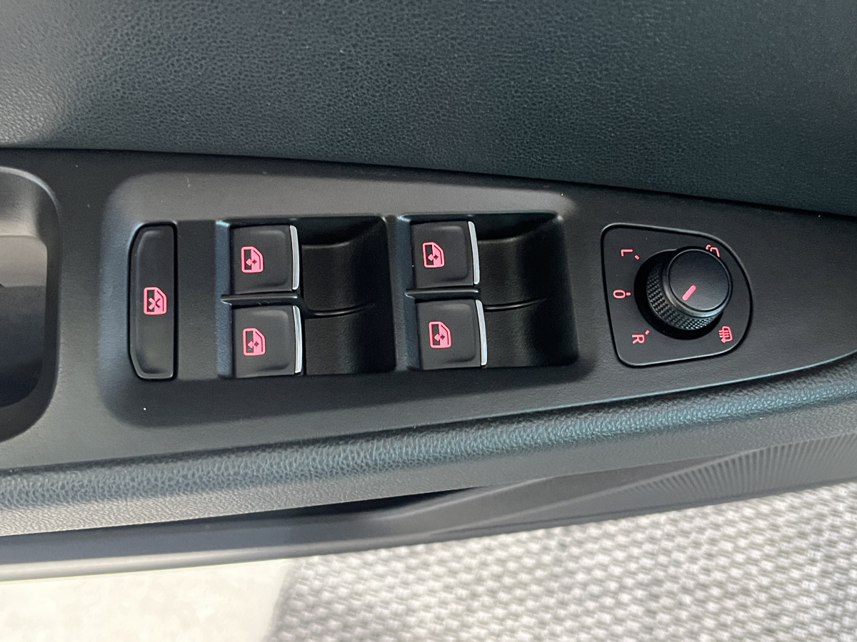 SEAT LEON FR 1,4 TSI 150 GPS CAMERA APPLE CARPLAY  REGULATEUR PARK PILOT SEAT DRIVE PROFILE FULL LED EXCELLENT ETAT