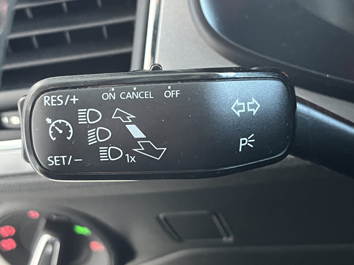 SEAT LEON FR 1,4 TSI 150 GPS CAMERA APPLE CARPLAY  REGULATEUR PARK PILOT SEAT DRIVE PROFILE FULL LED EXCELLENT ETAT