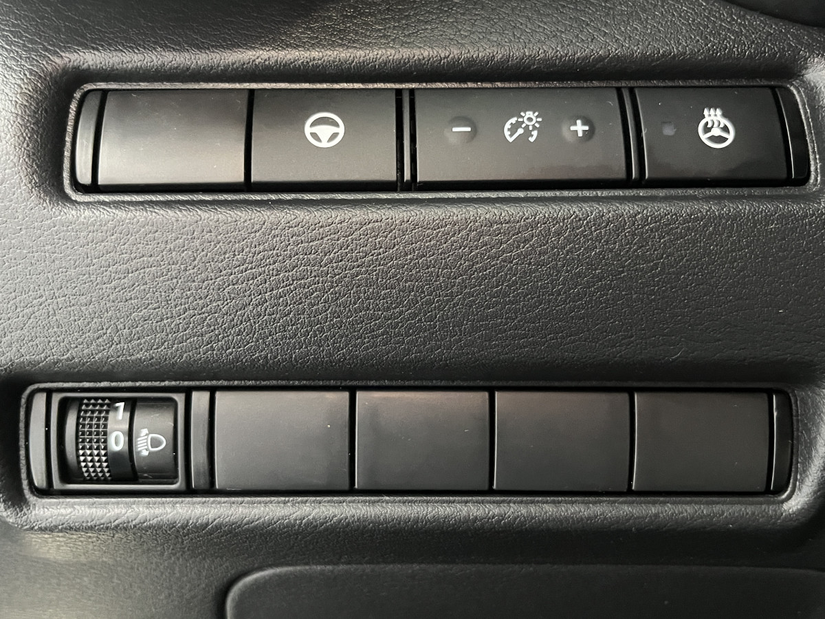 NISSAN JUKE 1,6 HYBRID 143 N-DESIGN GPS CAMERA 360 KEYLESS REGULATEUR LIMITEUR FEUX LED HIFI BOSE APPLE CARPLAY PACK HIVER ETAT NEUF