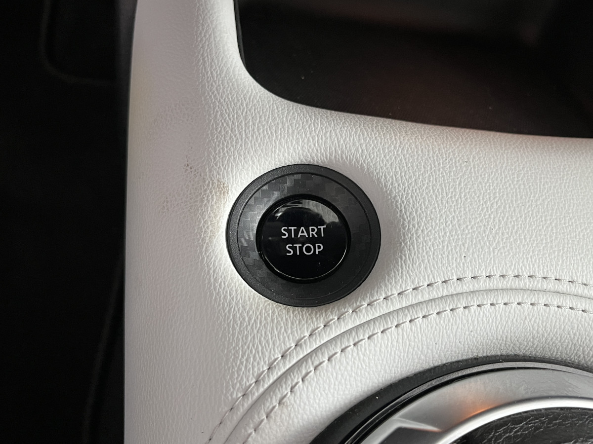 NISSAN JUKE 1,6 HYBRID 143 N-DESIGN GPS CAMERA 360 KEYLESS REGULATEUR LIMITEUR FEUX LED HIFI BOSE APPLE CARPLAY PACK HIVER ETAT NEUF