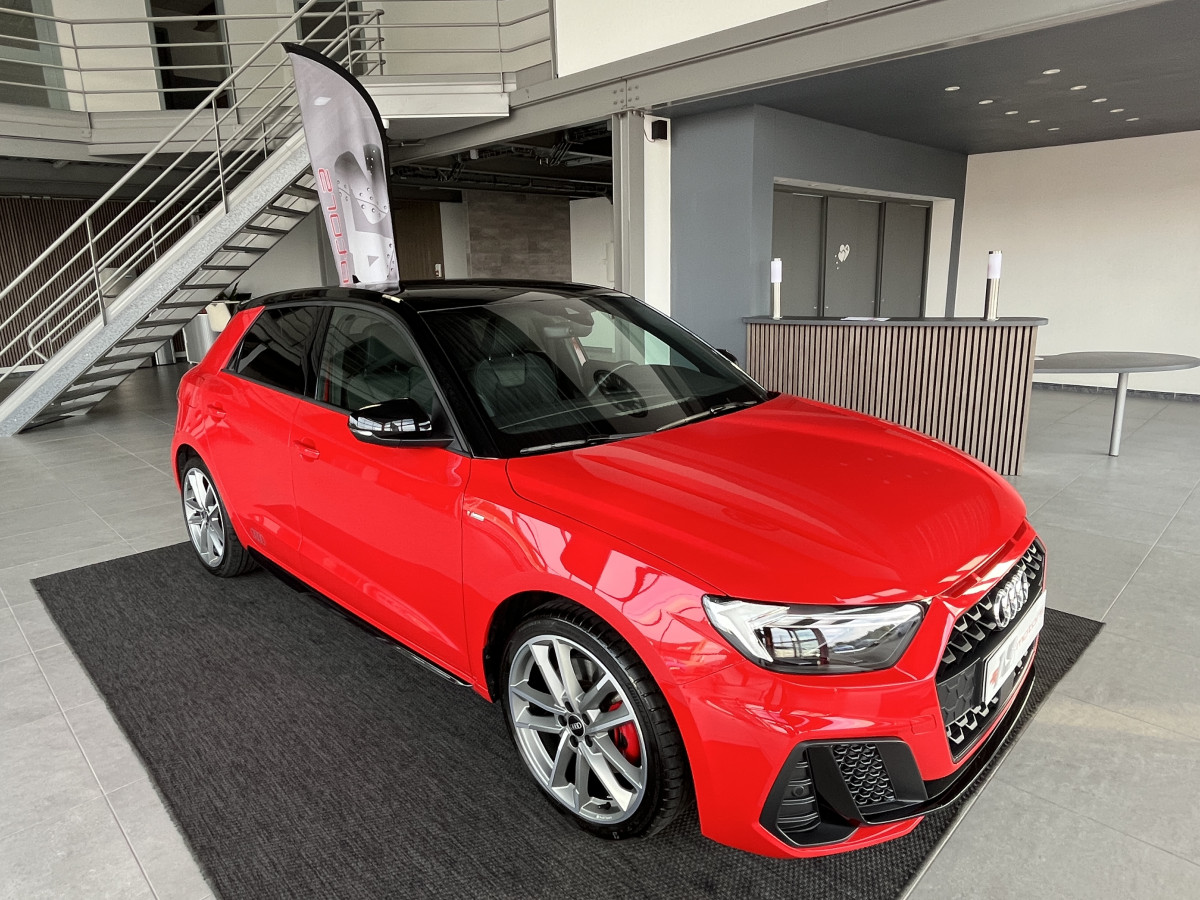 AUDI A1 SPORTBACK  40 TFSI 2,0  200  FULL S-LINE S-TRONIC 6  GPS CAMERA KEYLESS APPLE CARPLAY  HIFI BANG&OLUFSEN FULL LED REGULATEUR ADAPTATIF LIMITEUR  DRIVE SELECT DIGITAL COCKPIT PARKPILOT JANTES ALU 18   ETAT NEUF