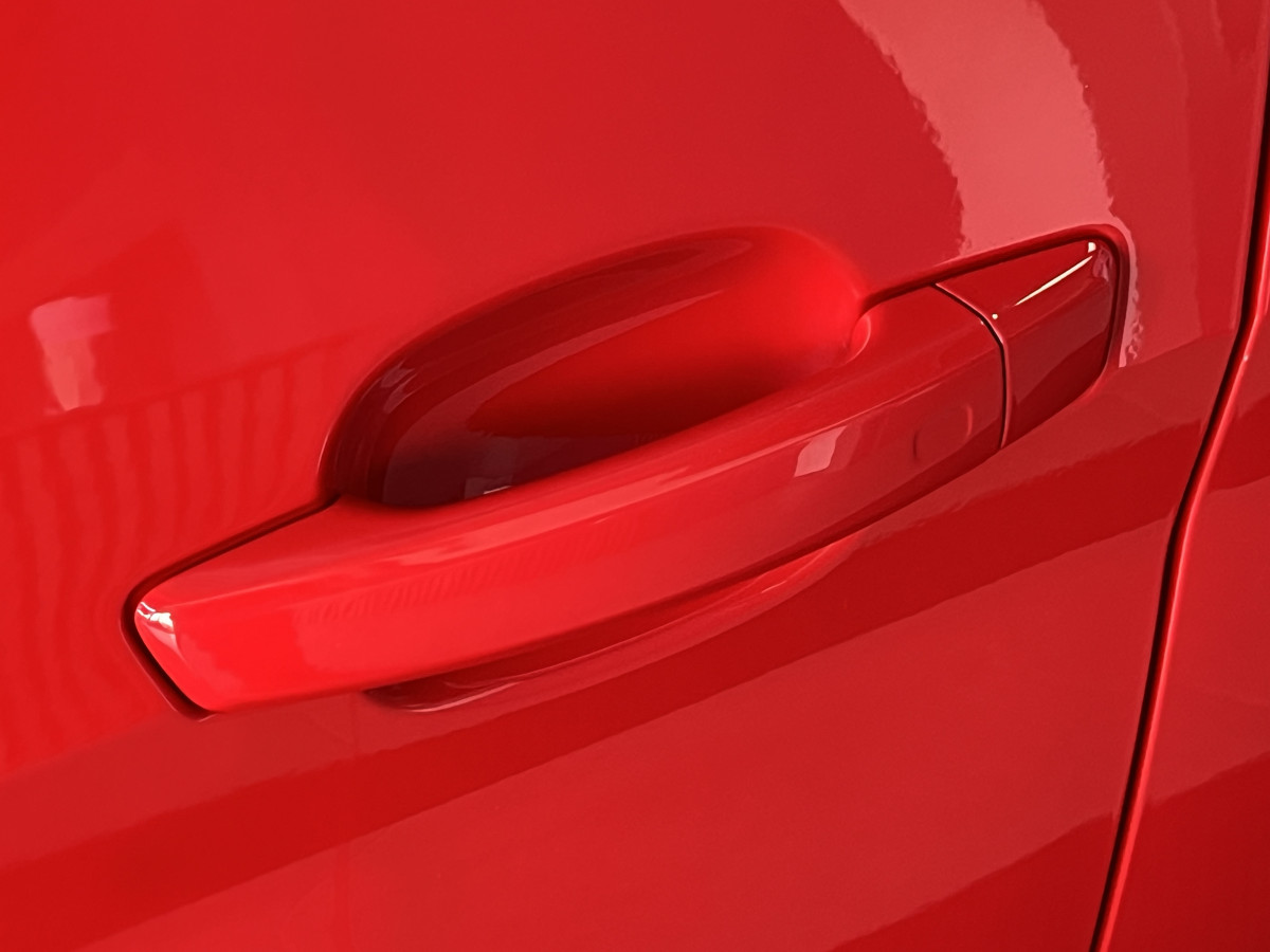 AUDI A1 SPORTBACK  40 TFSI 2,0  200  FULL S-LINE S-TRONIC 6  GPS CAMERA KEYLESS APPLE CARPLAY  HIFI BANG&OLUFSEN FULL LED REGULATEUR ADAPTATIF LIMITEUR  DRIVE SELECT DIGITAL COCKPIT PARKPILOT JANTES ALU 18   ETAT NEUF
