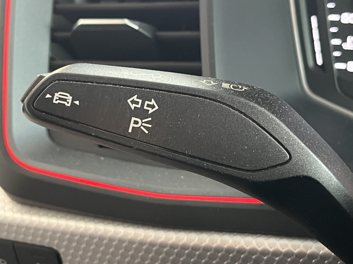 AUDI A1 SPORTBACK  40 TFSI 2,0  200  FULL S-LINE S-TRONIC 6  GPS CAMERA KEYLESS APPLE CARPLAY  HIFI BANG&OLUFSEN FULL LED REGULATEUR ADAPTATIF LIMITEUR  DRIVE SELECT DIGITAL COCKPIT PARKPILOT JANTES ALU 18   ETAT NEUF