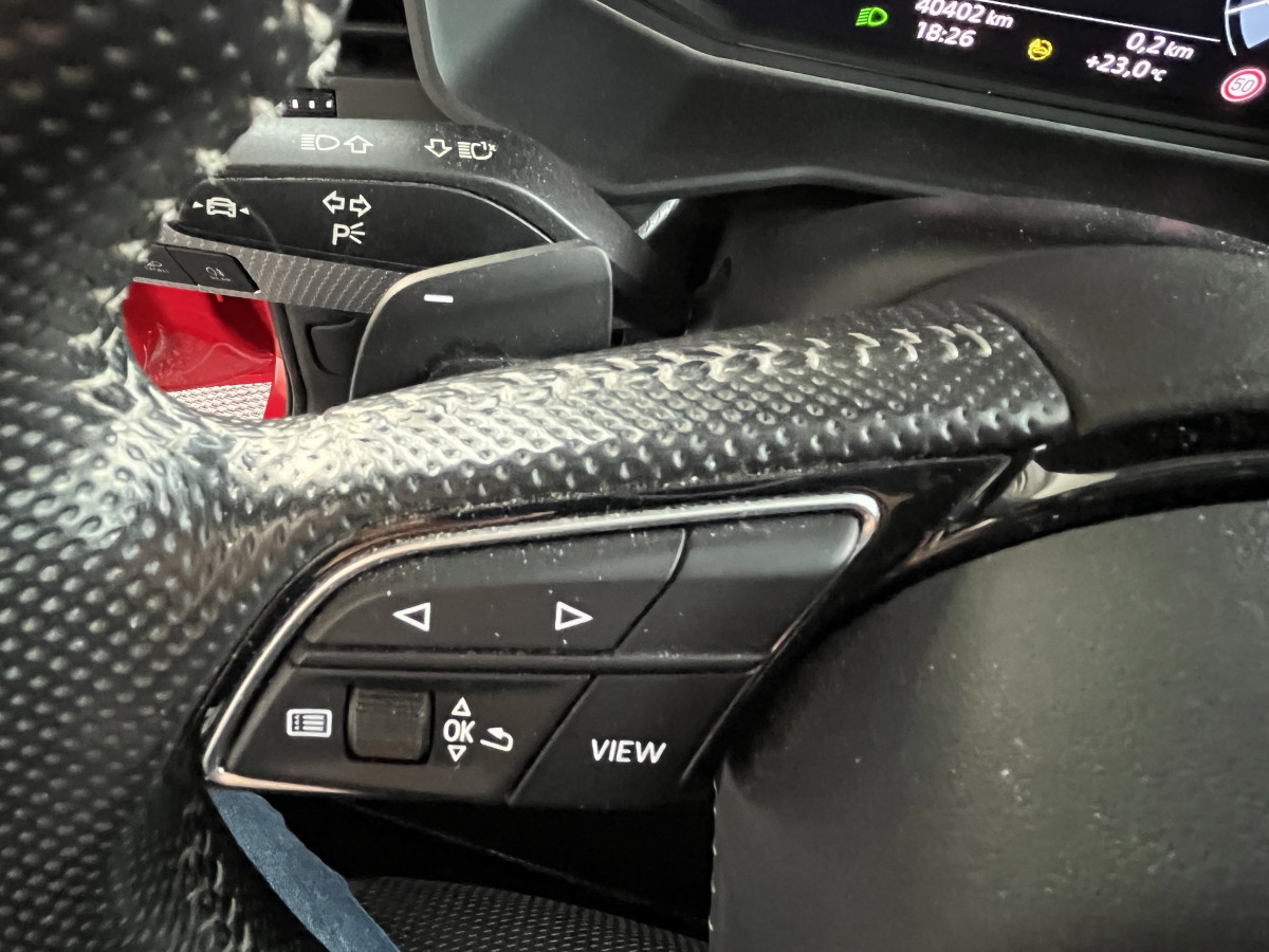 AUDI A1 SPORTBACK  40 TFSI 2,0  200  FULL S-LINE S-TRONIC 6  GPS CAMERA KEYLESS APPLE CARPLAY  HIFI BANG&OLUFSEN FULL LED REGULATEUR ADAPTATIF LIMITEUR  DRIVE SELECT DIGITAL COCKPIT PARKPILOT JANTES ALU 18   ETAT NEUF