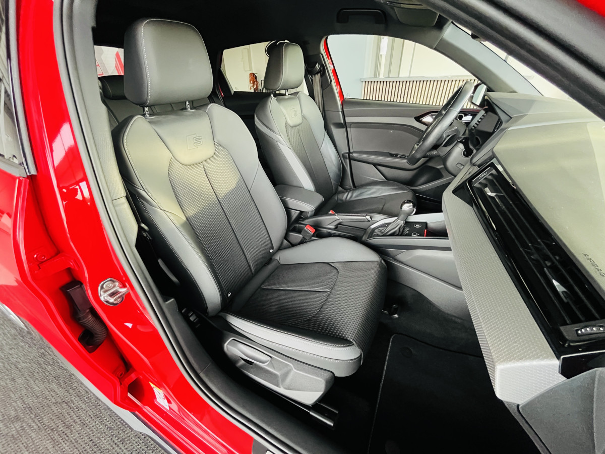 AUDI A1 SPORTBACK  40 TFSI 2,0  200  FULL S-LINE S-TRONIC 6  GPS CAMERA KEYLESS APPLE CARPLAY  HIFI BANG&OLUFSEN FULL LED REGULATEUR ADAPTATIF LIMITEUR  DRIVE SELECT DIGITAL COCKPIT PARKPILOT JANTES ALU 18   ETAT NEUF
