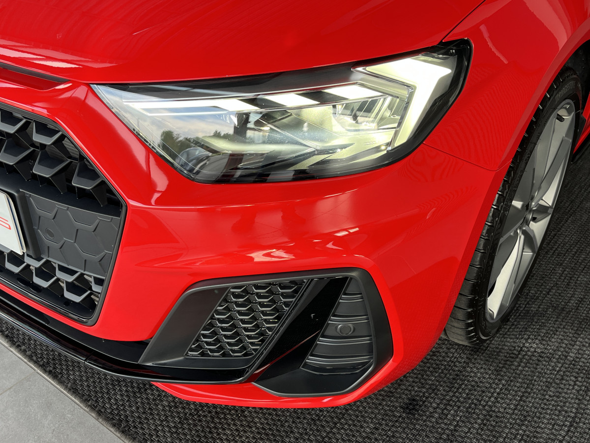 AUDI A1 SPORTBACK  40 TFSI 2,0  200  FULL S-LINE S-TRONIC 6  GPS CAMERA KEYLESS APPLE CARPLAY  HIFI BANG&OLUFSEN FULL LED REGULATEUR ADAPTATIF LIMITEUR  DRIVE SELECT DIGITAL COCKPIT PARKPILOT JANTES ALU 18   ETAT NEUF