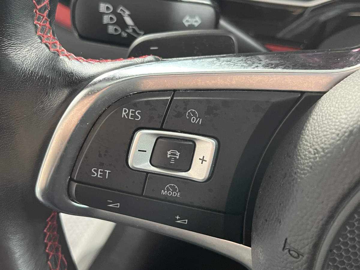 VOLKSWAGEN  POLO GTI 2,0 TSI 200 DSG6 TOIT PANORAMIQUE GPS ANDROID  CAMERA HIFI BEATS KEYLESS  APPLE CARPLAY DMS REGULATEUR ADAPTATIF LIMITEUR PARK PILOT JANTES BRESCIA FULL LED  EXCELLENT ETAT