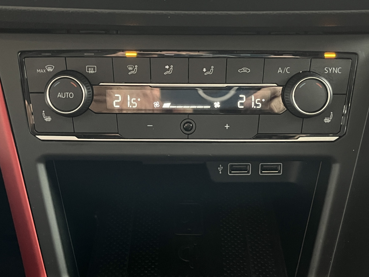 VOLKSWAGEN  POLO GTI 2,0 TSI 200 DSG6 TOIT PANORAMIQUE GPS ANDROID  CAMERA HIFI BEATS KEYLESS  APPLE CARPLAY DMS REGULATEUR ADAPTATIF LIMITEUR PARK PILOT JANTES BRESCIA FULL LED  EXCELLENT ETAT