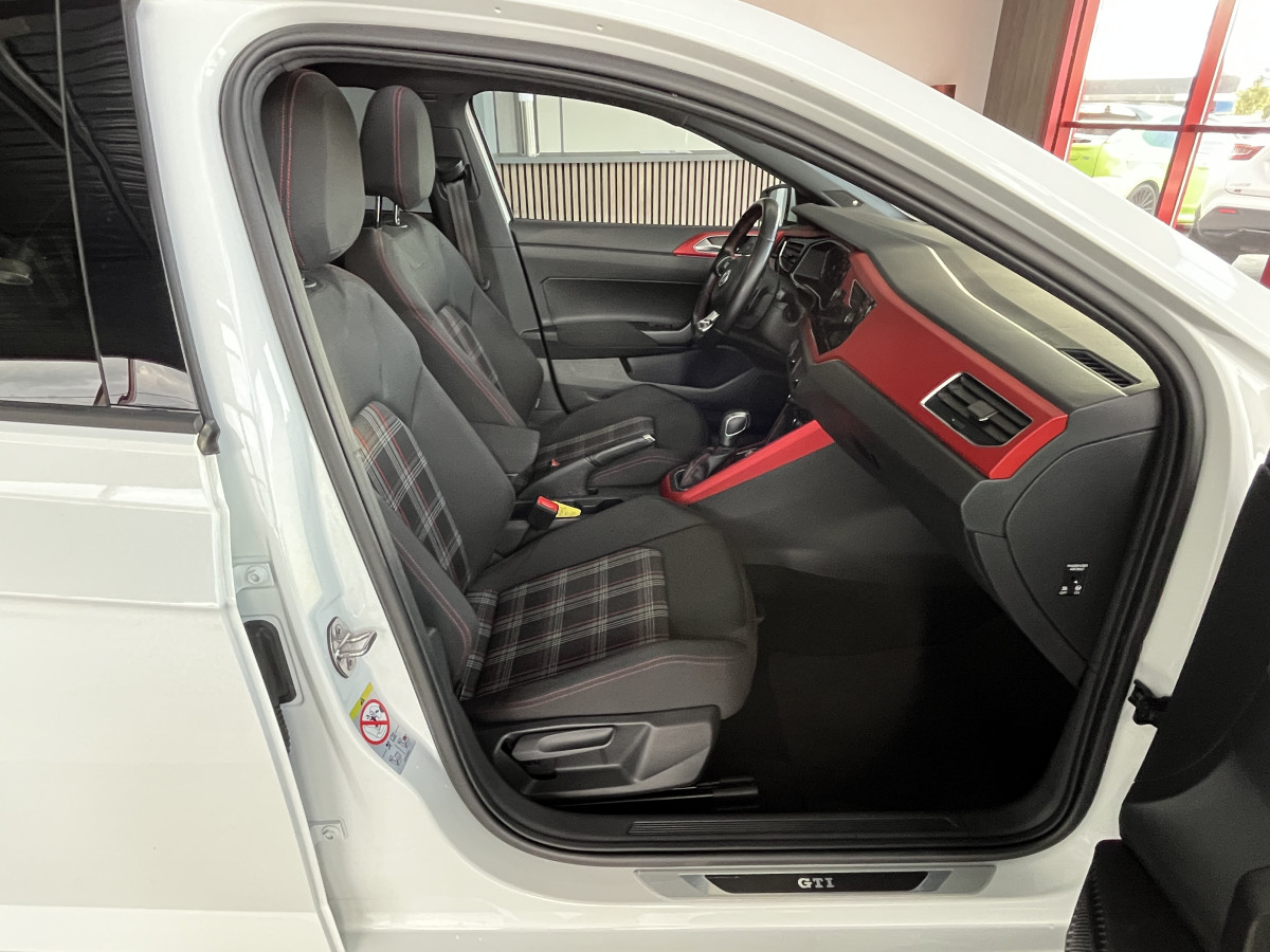 VOLKSWAGEN  POLO GTI 2,0 TSI 200 DSG6 TOIT PANORAMIQUE GPS ANDROID  CAMERA HIFI BEATS KEYLESS  APPLE CARPLAY DMS REGULATEUR ADAPTATIF LIMITEUR PARK PILOT JANTES BRESCIA FULL LED  EXCELLENT ETAT