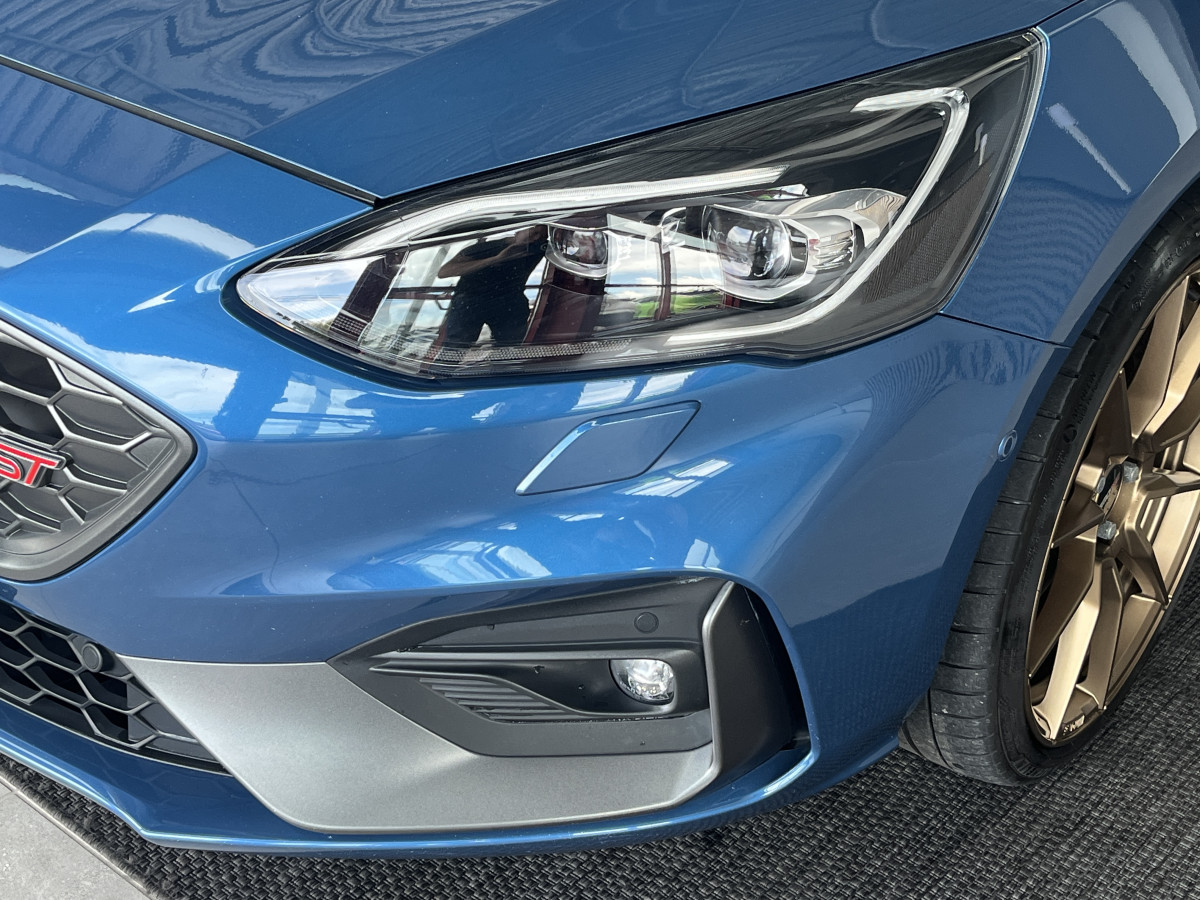 FORD FOCUS ST 2,3 280 PACK PERFORMANCE TOIT PANORAMIQUE  OUVRANT GPS CAMERA ATTELAGE HIFI B&O KEYLESS APPLE CARPLAY FULL LED PARK PILOT  ECHAPPEMENT MILTEK EXCELLENT ETAT