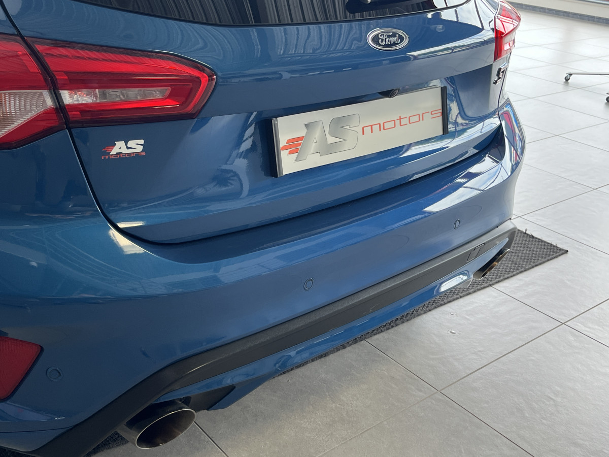FORD FOCUS ST 2,3 280 PACK PERFORMANCE TOIT PANORAMIQUE  OUVRANT GPS CAMERA ATTELAGE HIFI B&O KEYLESS APPLE CARPLAY FULL LED PARK PILOT  ECHAPPEMENT MILTEK EXCELLENT ETAT