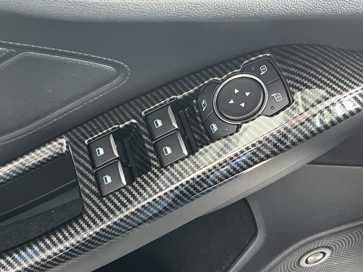 FORD FOCUS ST 2,3 280 PACK PERFORMANCE TOIT PANORAMIQUE  OUVRANT GPS CAMERA ATTELAGE HIFI B&O KEYLESS APPLE CARPLAY FULL LED PARK PILOT  ECHAPPEMENT MILTEK EXCELLENT ETAT