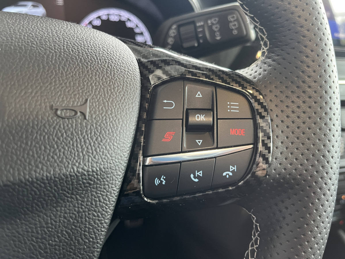 FORD FOCUS ST 2,3 280 PACK PERFORMANCE TOIT PANORAMIQUE  OUVRANT GPS CAMERA ATTELAGE HIFI B&O KEYLESS APPLE CARPLAY FULL LED PARK PILOT  ECHAPPEMENT MILTEK EXCELLENT ETAT