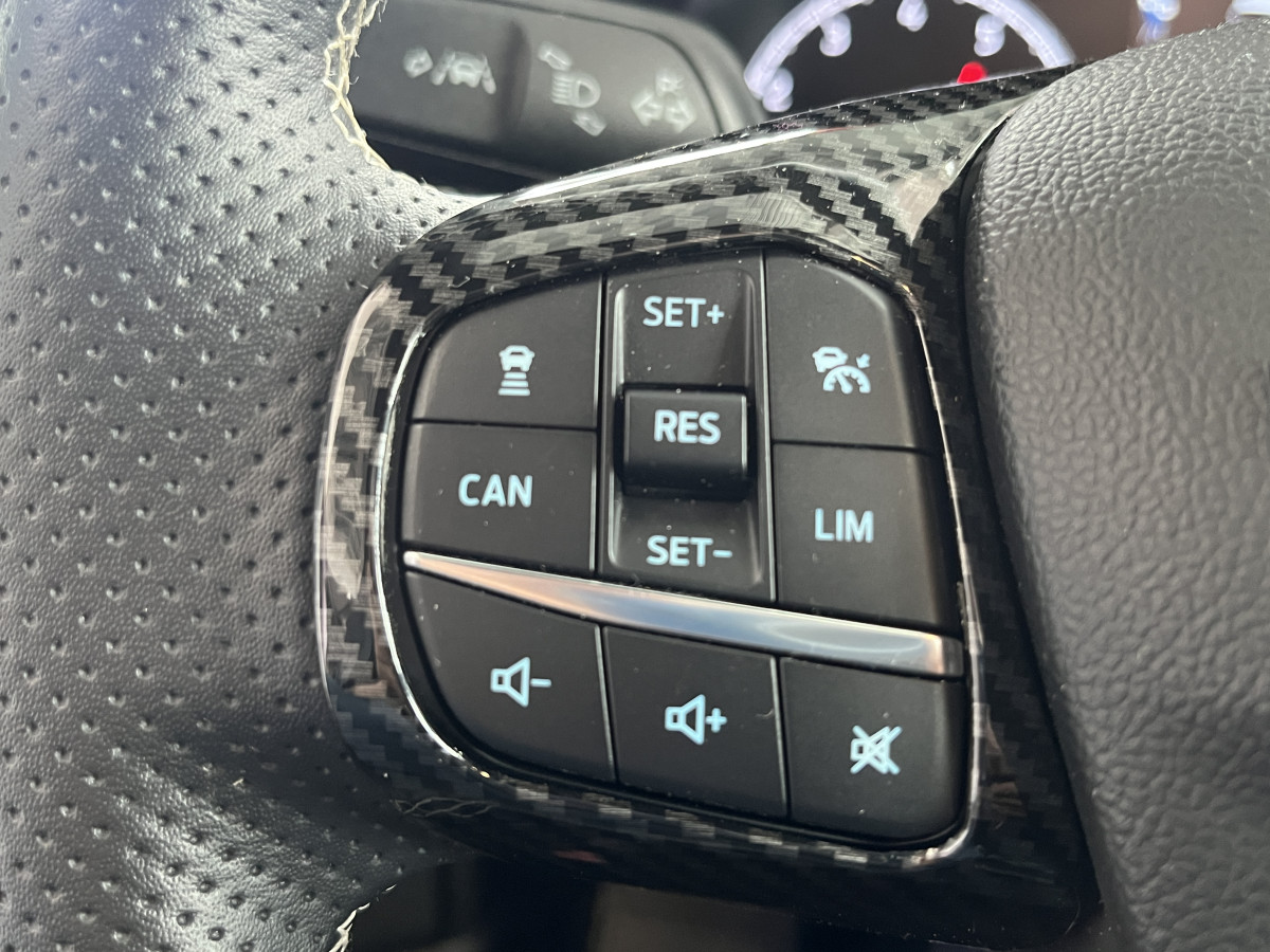 FORD FOCUS ST 2,3 280 PACK PERFORMANCE TOIT PANORAMIQUE  OUVRANT GPS CAMERA ATTELAGE HIFI B&O KEYLESS APPLE CARPLAY FULL LED PARK PILOT  ECHAPPEMENT MILTEK EXCELLENT ETAT