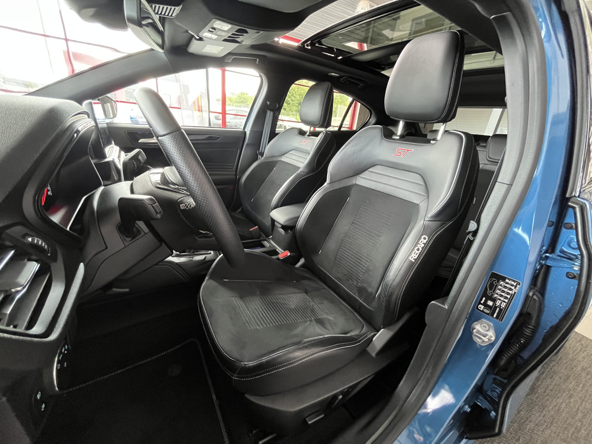 FORD FOCUS ST 2,3 280 PACK PERFORMANCE TOIT PANORAMIQUE  OUVRANT GPS CAMERA ATTELAGE HIFI B&O KEYLESS APPLE CARPLAY FULL LED PARK PILOT  ECHAPPEMENT MILTEK EXCELLENT ETAT
