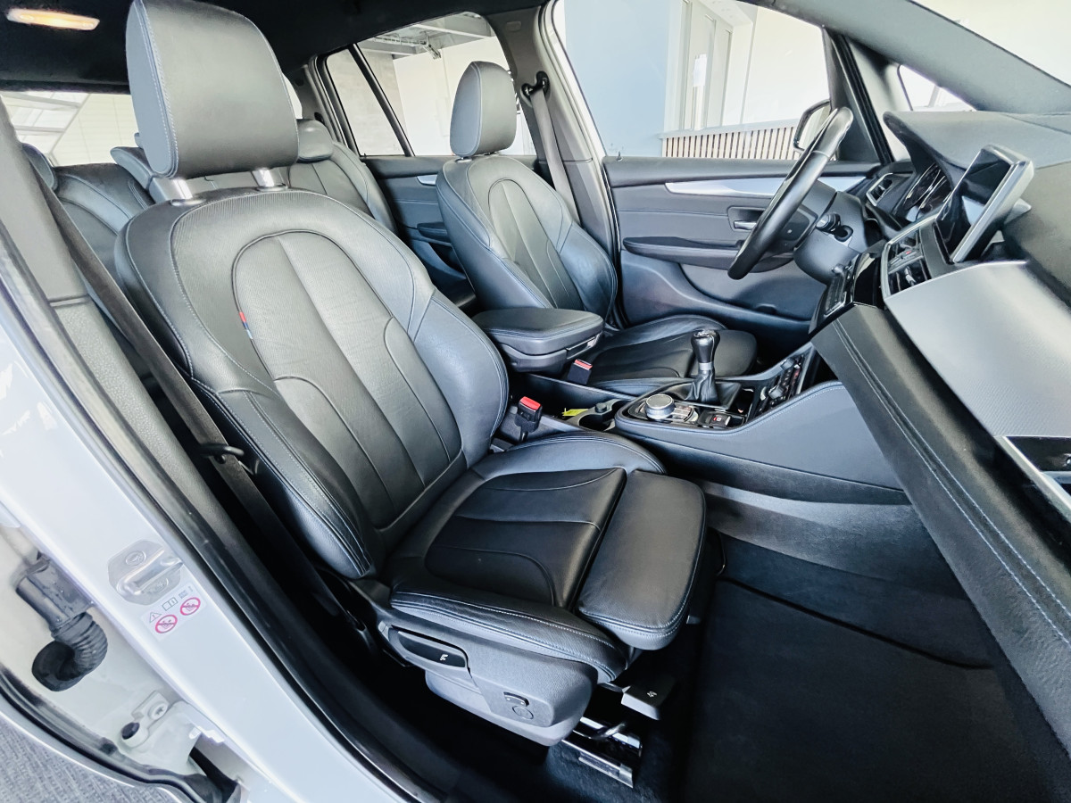 BMW SERIE GRAND TOURER 218 D 150 PACK M SPORT 7 PLACES  ATTELAGE GPS CAMERA REGULATEUR LIMITEUR KEYLESS  AFFICHAGE TETE HAUTE  PARK PILOT FULL LED JANTES 18 EXCELLENT ETAT
