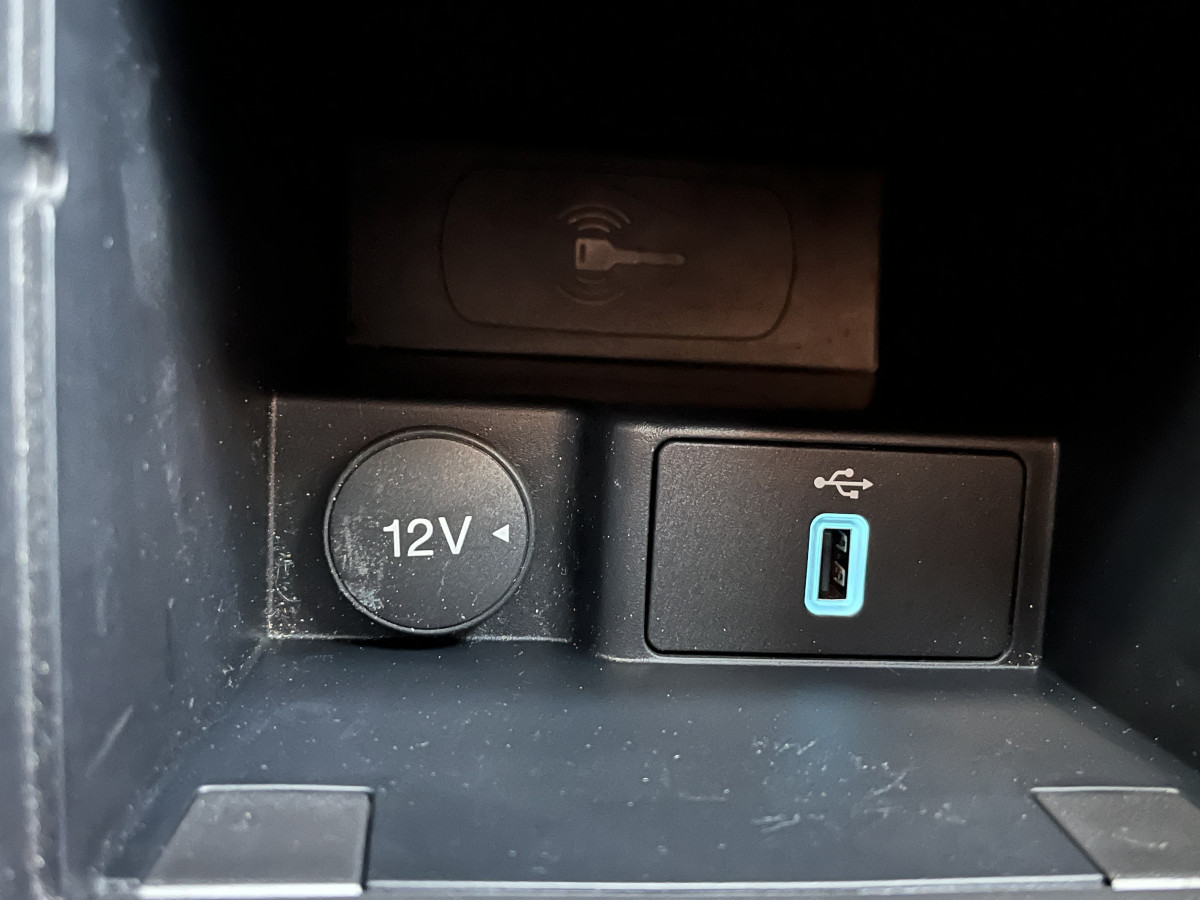 FORD FOCUS ST 2,0 250  GPS  REGULATEUR LIMITEUR BI XENON APPLE CARPLAY KEYLESS  PARK PILOT PACK HIVER RECARO  BLUETOOTH EXCELLENT ETAT