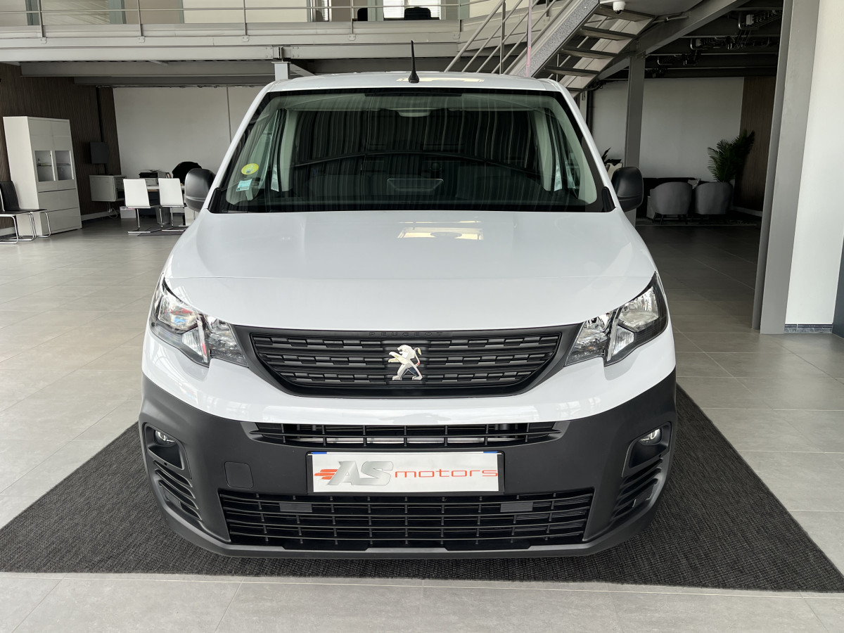 PEUGEOT PARTNER FOURGON PREMIUM 1000 KG 1,5 HDI 100 GPS ANDROID APPLE CARPLAY REGULATEUR LIMITEUR ATTELAGE FEUX HALOGENES PARK PILOT ROUE DE SECOOURS 1 ERE MAIN ETAT NEUF