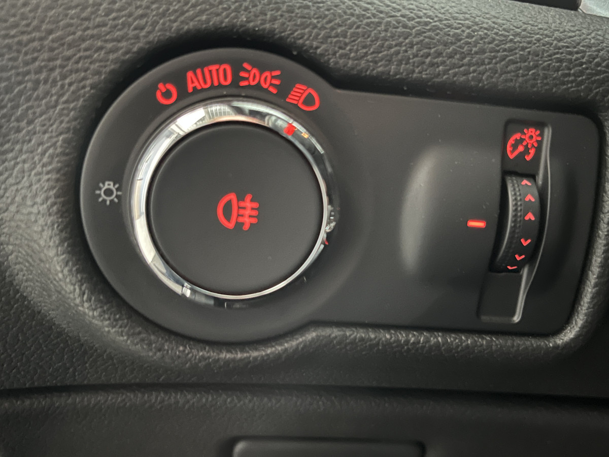 OPEL ASTRA GTC OPC 2,0 TURBO 280 PACK PERFORMANCE GPS BLUETOOTH SIEGES RECARO PERF JANTES 20 BI-XENON PACK APPARENCE FREIN BREMBO PARK PILOT  EXCELLENT ETAT