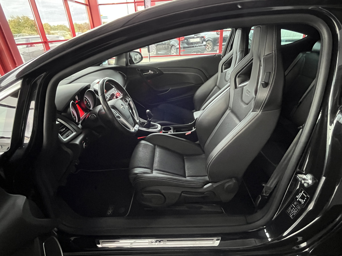 OPEL ASTRA GTC OPC 2,0 TURBO 280 PACK PERFORMANCE GPS BLUETOOTH SIEGES RECARO PERF JANTES 20 BI-XENON PACK APPARENCE FREIN BREMBO PARK PILOT  EXCELLENT ETAT