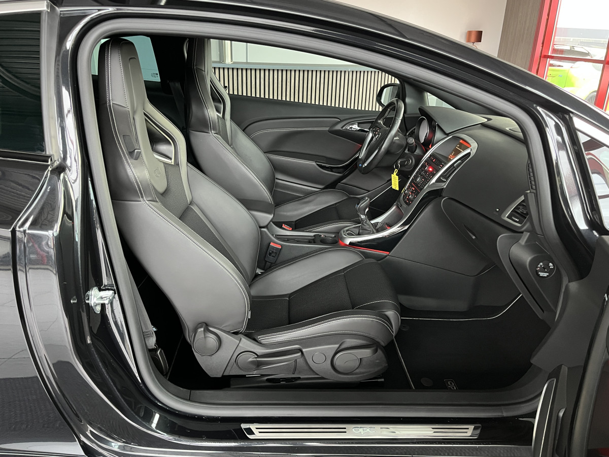 OPEL ASTRA GTC OPC 2,0 TURBO 280 PACK PERFORMANCE GPS BLUETOOTH SIEGES RECARO PERF JANTES 20 BI-XENON PACK APPARENCE FREIN BREMBO PARK PILOT  EXCELLENT ETAT