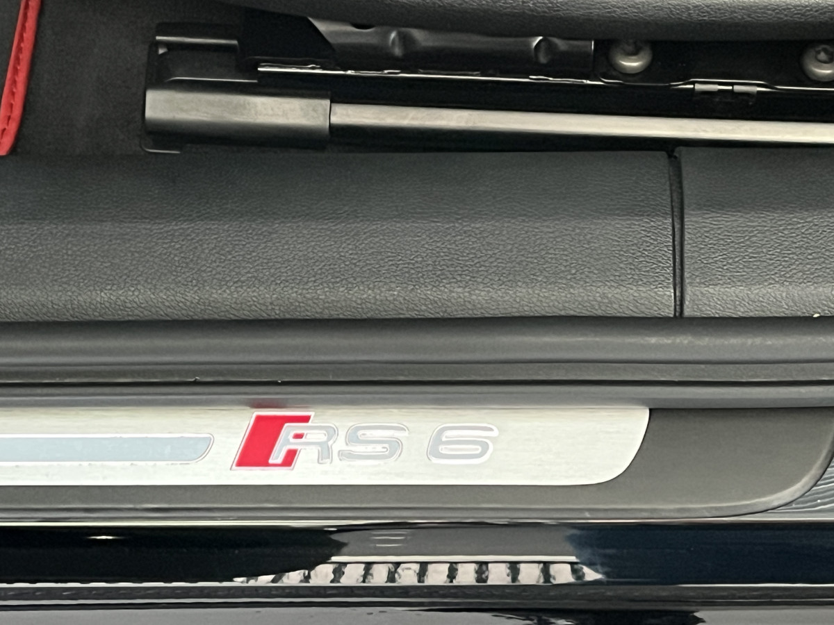 AUDI RS6 AVANT 4,0 V8 TFSI 560 QUATTRO PACK AUDI EXCLUSIF  GPS CAMERA KEYLESS HIFI BOSE AUDI  MATRIX LED DRIVE SELECT CARBON REGULATEUR SIEGES RECARO RS JANTES 21 ECHAPPEMENT SPORT  EXCELLENT ETAT