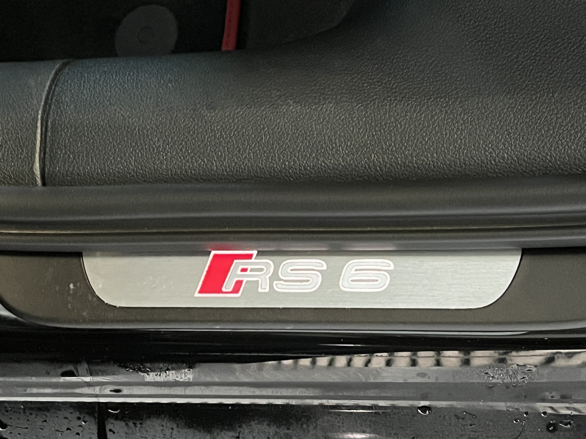 AUDI RS6 AVANT 4,0 V8 TFSI 560 QUATTRO PACK AUDI EXCLUSIF  GPS CAMERA KEYLESS HIFI BOSE AUDI  MATRIX LED DRIVE SELECT CARBON REGULATEUR SIEGES RECARO RS JANTES 21 ECHAPPEMENT SPORT  EXCELLENT ETAT