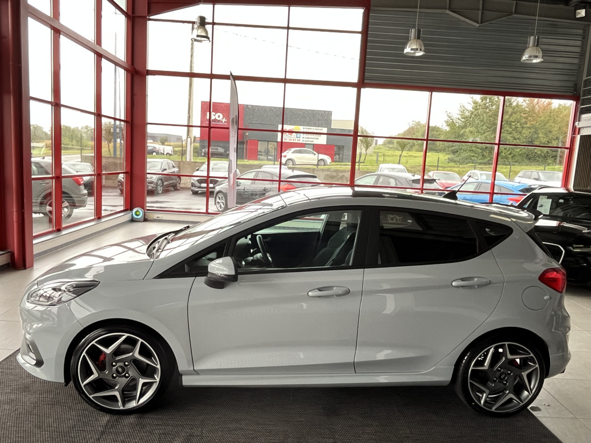 FORD FIESTA ST 1,5 200 PACK PERFORMANCE LAUNCH CONTROL DIFFERENTIEL GPS CAMERA REGULATEUR LIMITEUR  APPLE CARPLAY FULL LED BLUETOOTH RECARO EXCELLENT ETAT