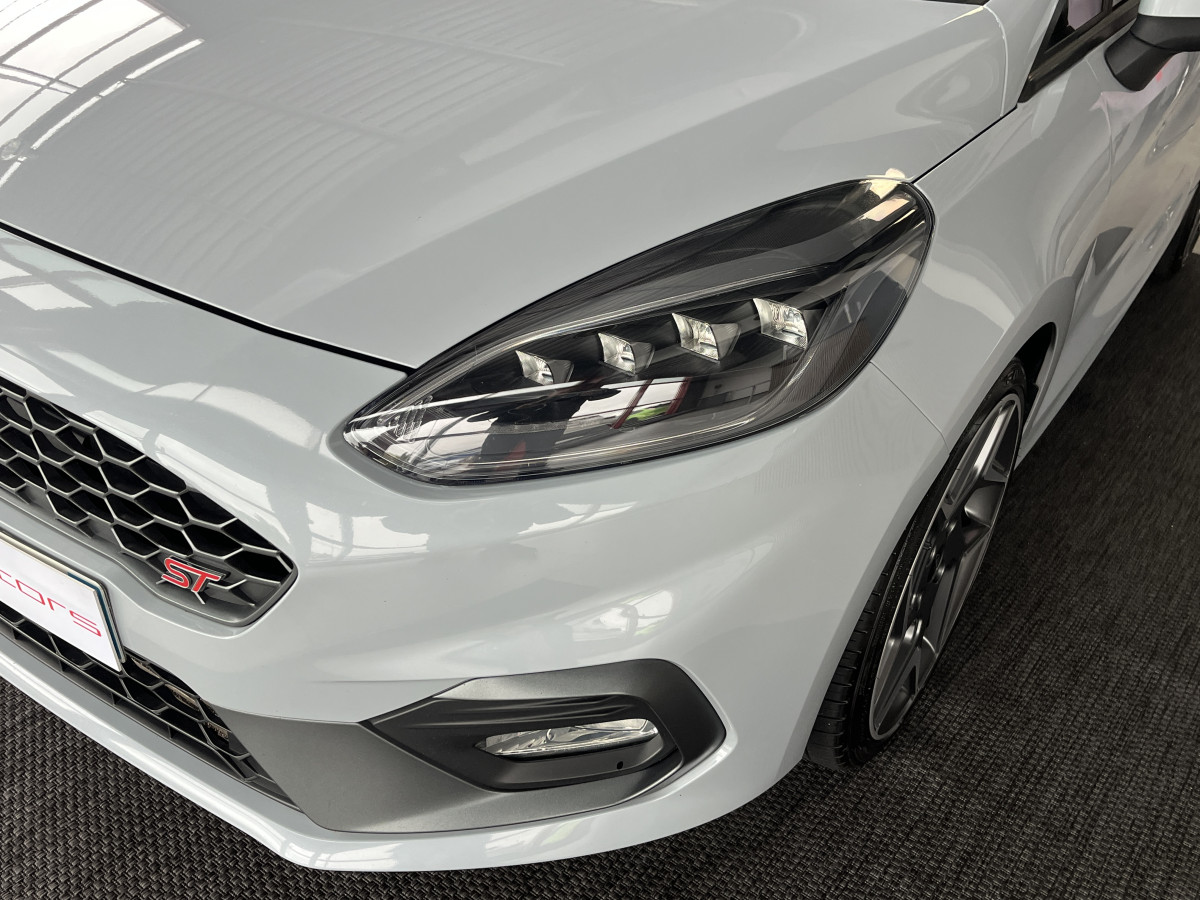 FORD FIESTA ST 1,5 200 PACK PERFORMANCE LAUNCH CONTROL DIFFERENTIEL GPS CAMERA REGULATEUR LIMITEUR  APPLE CARPLAY FULL LED BLUETOOTH RECARO EXCELLENT ETAT