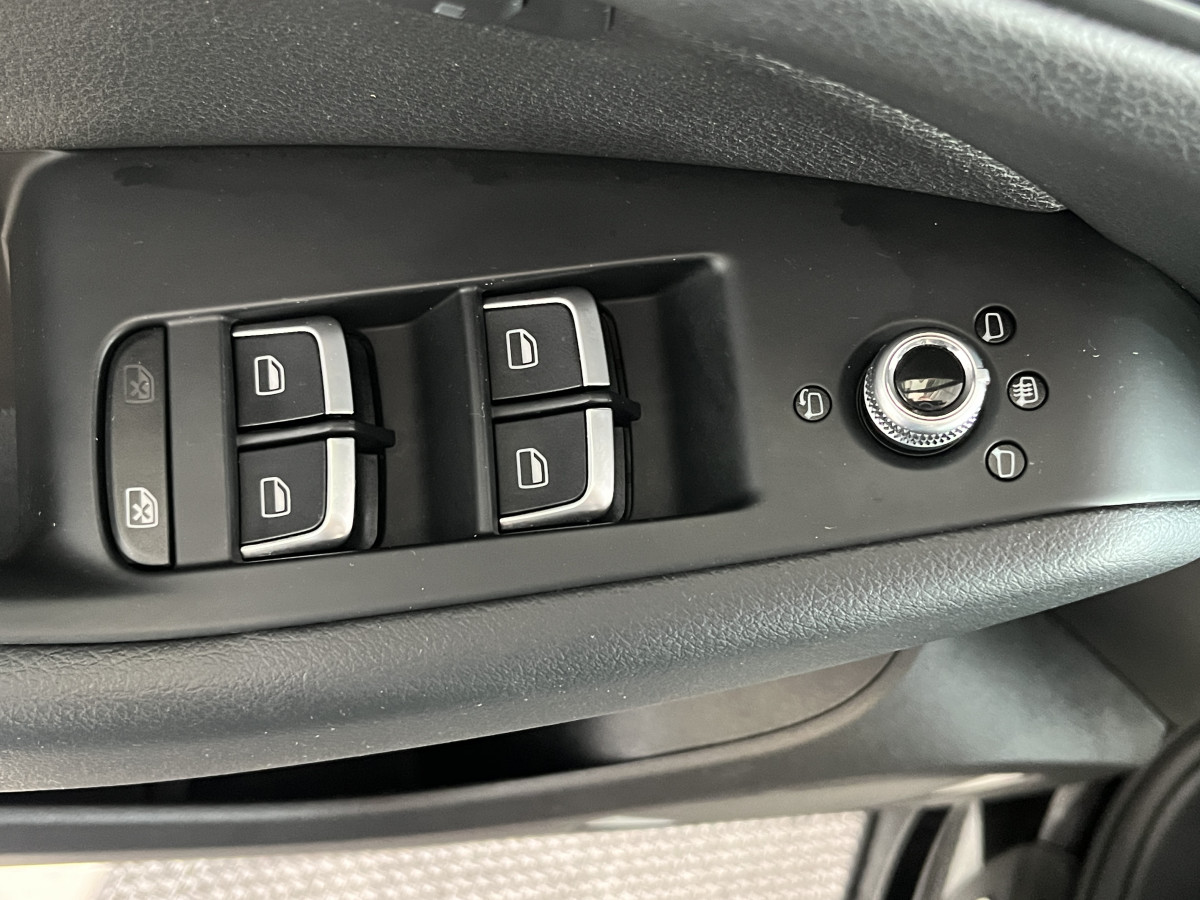 AUDI SQ5 3,0  TDI V6 313 BVA8 QUATTRO TOIT PANORAMIQUE ATTELAGE ELECTRIQUE GPS CAMERA HIFI B&O KEYLESS  REGULATEUR ADAPTATIF BI-XENON  PARK PILOT FULL CUIR  DRIVE SELECT JANTE 21 EXCELLENT ETAT