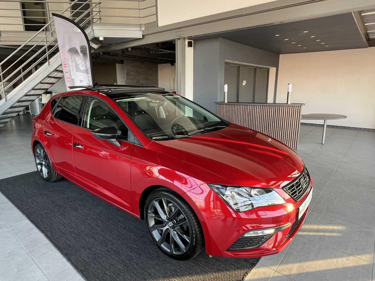 SEAT LEON FR 1,5 TSI 150 TOIT PANORAMIQUE OUVRANT GPS  VIRTUAL COCKPIT HIFI BEATS  APPLE CARPLAY REGULATEUR  FEUX HALOGENE DRIVE SELECT PARK PILOT  EXCELLENT ETAT