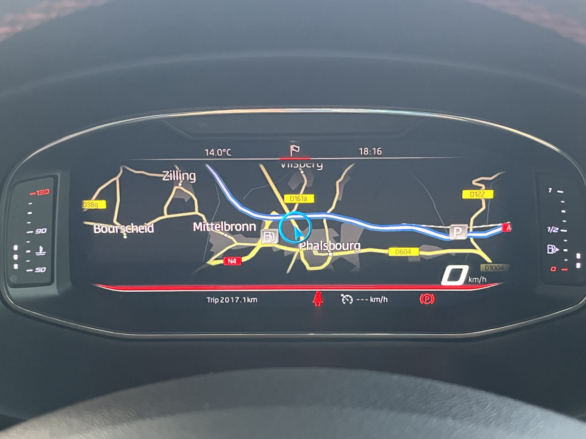 SEAT LEON FR 1,5 TSI 150 TOIT PANORAMIQUE OUVRANT GPS  VIRTUAL COCKPIT HIFI BEATS  APPLE CARPLAY REGULATEUR  FEUX HALOGENE DRIVE SELECT PARK PILOT  EXCELLENT ETAT