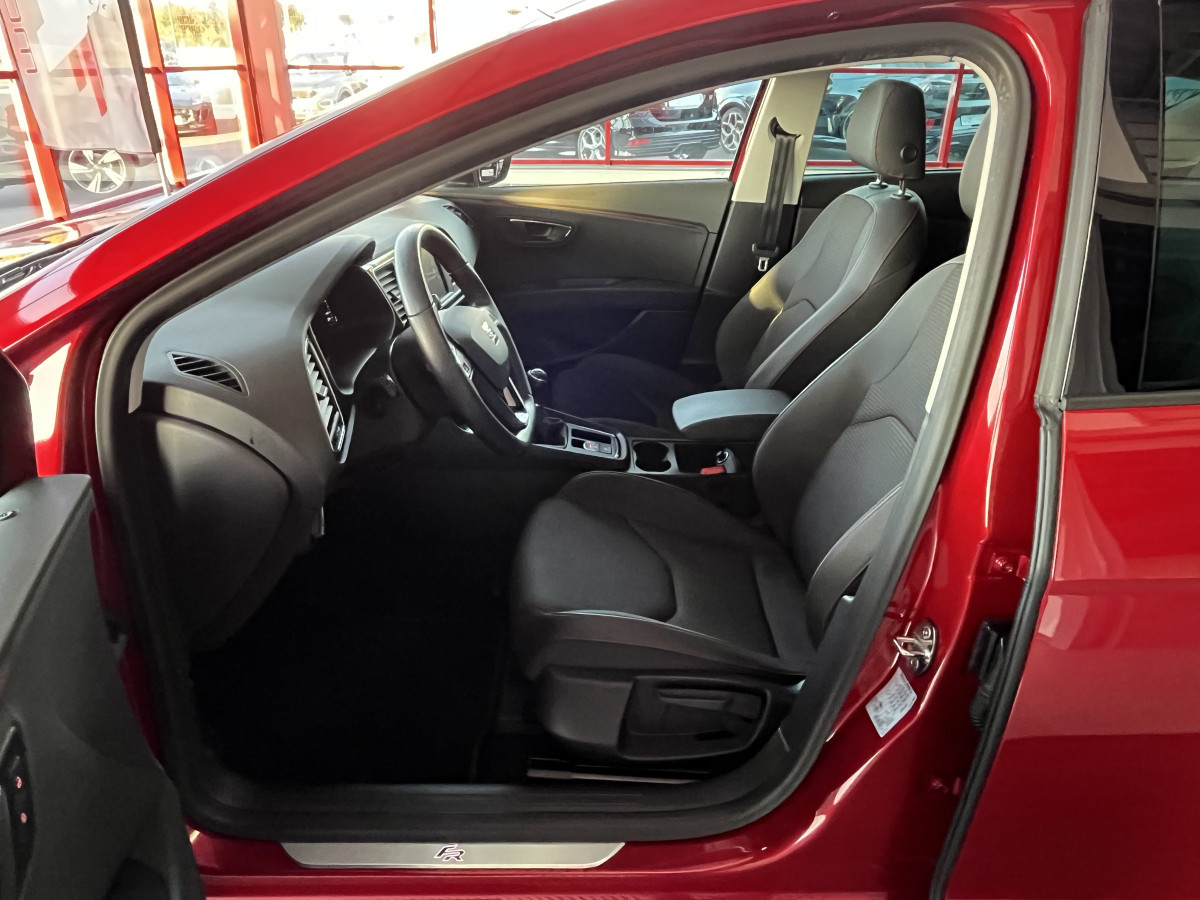 SEAT LEON FR 1,5 TSI 150 TOIT PANORAMIQUE OUVRANT GPS  VIRTUAL COCKPIT HIFI BEATS  APPLE CARPLAY REGULATEUR  FEUX HALOGENE DRIVE SELECT PARK PILOT  EXCELLENT ETAT