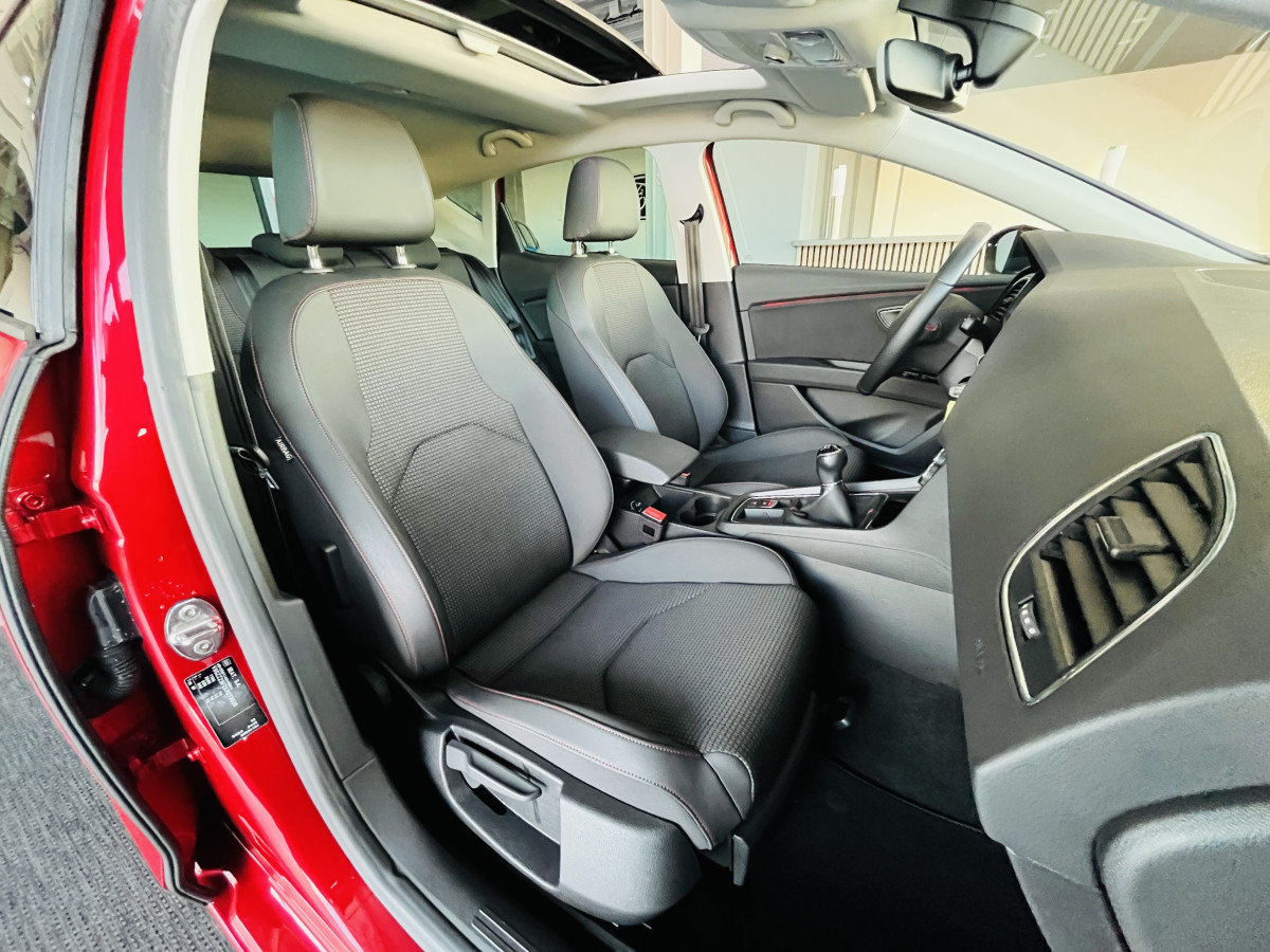 SEAT LEON FR 1,5 TSI 150 TOIT PANORAMIQUE OUVRANT GPS  VIRTUAL COCKPIT HIFI BEATS  APPLE CARPLAY REGULATEUR  FEUX HALOGENE DRIVE SELECT PARK PILOT  EXCELLENT ETAT