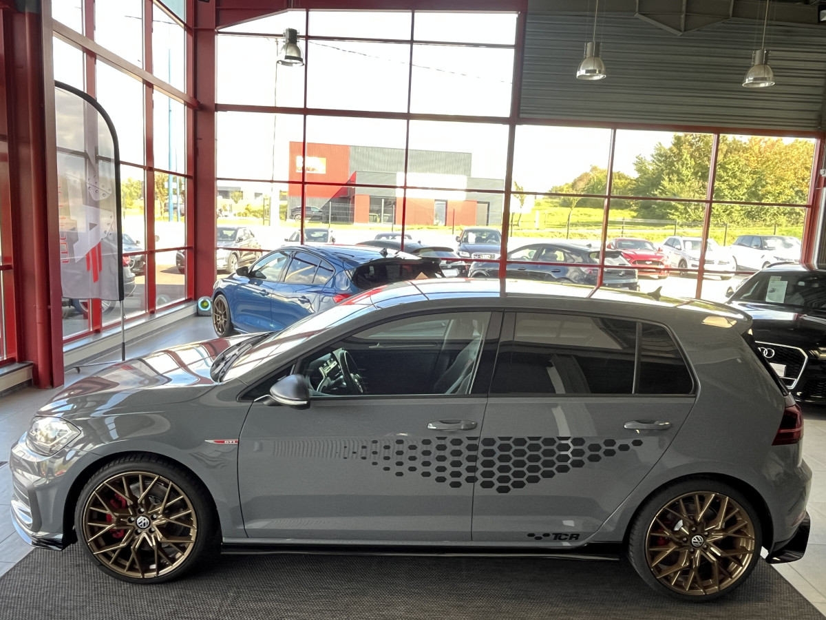 VOLKSWAGEN GOLF 7 TCR 2,0 TSI 290 DSG7  GPS APPLE CARPLAY  DMS DIGITAL COCKPIT  FULL LED PARK PILOT ECHAPPEMENT AKRAPOVIC  EXCELLENT ETAT
