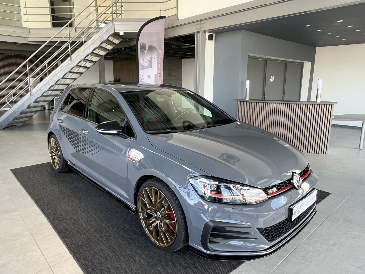 VOLKSWAGEN GOLF 7 TCR 2,0 TSI 290 DSG7  GPS APPLE CARPLAY  DMS DIGITAL COCKPIT  FULL LED PARK PILOT ECHAPPEMENT AKRAPOVIC  EXCELLENT ETAT