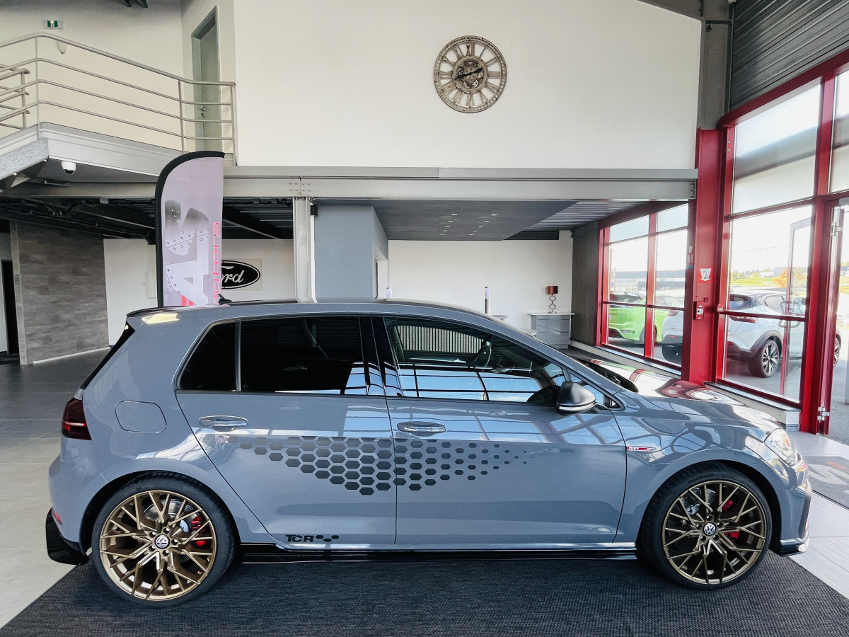 VOLKSWAGEN GOLF 7 TCR 2,0 TSI 290 DSG7  GPS APPLE CARPLAY  DMS DIGITAL COCKPIT  FULL LED PARK PILOT ECHAPPEMENT AKRAPOVIC  EXCELLENT ETAT
