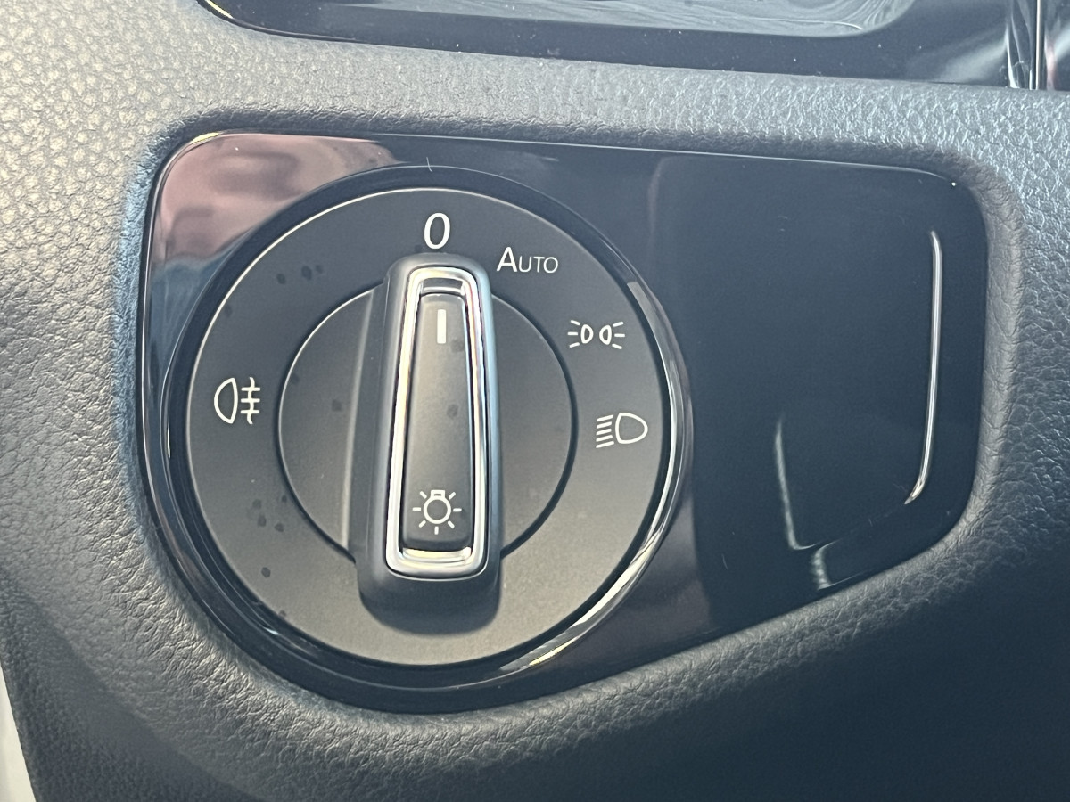 VOLKSWAGEN GOLF 7 TCR 2,0 TSI 290 DSG7  GPS APPLE CARPLAY  DMS DIGITAL COCKPIT  FULL LED PARK PILOT ECHAPPEMENT AKRAPOVIC  EXCELLENT ETAT