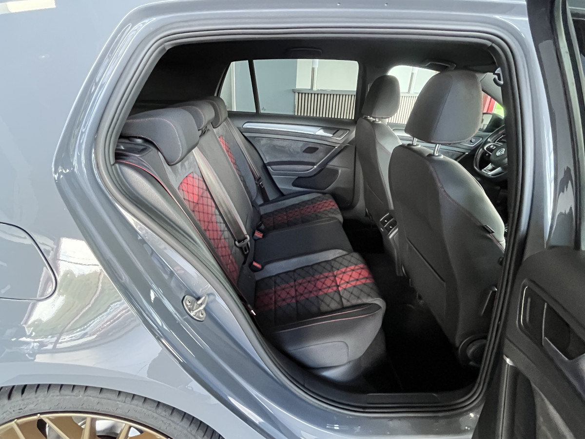 VOLKSWAGEN GOLF 7 TCR 2,0 TSI 290 DSG7  GPS APPLE CARPLAY  DMS DIGITAL COCKPIT  FULL LED PARK PILOT ECHAPPEMENT AKRAPOVIC  EXCELLENT ETAT