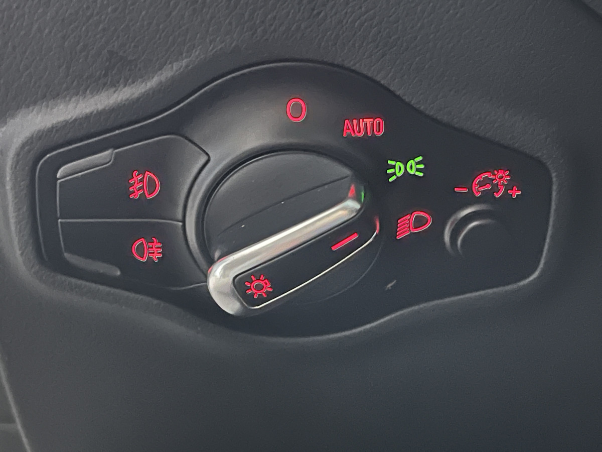 AUDI SQ5 TDI V6 313 QUATTRO BVA8 QUATTRO ATTELAGE ELECTRIQUE GPS  REGULATEUR BI-XENON  ALU BROSSÉ PARK PILOT DRIVE SELECT JANTE 21 EXCELLENT ETAT