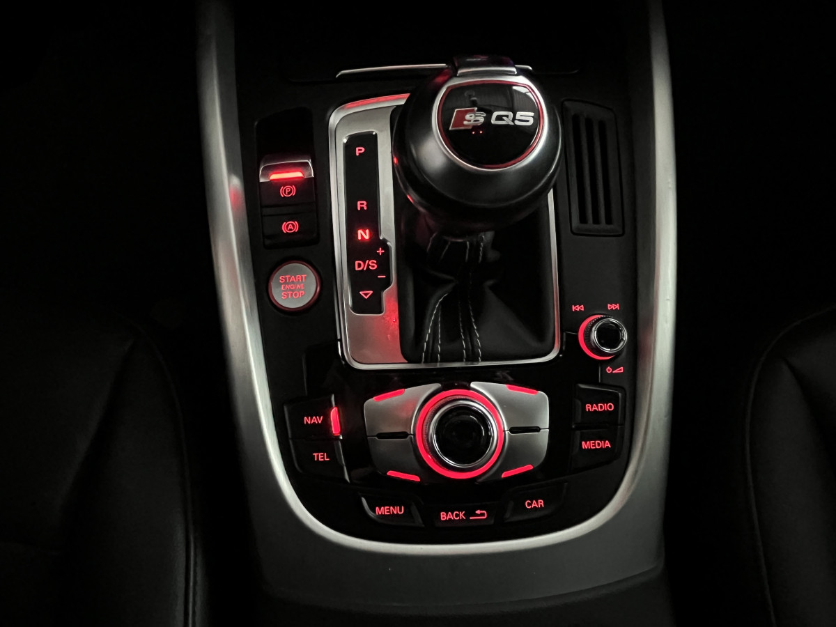 AUDI SQ5 TDI V6 313 QUATTRO BVA8 QUATTRO ATTELAGE ELECTRIQUE GPS  REGULATEUR BI-XENON  ALU BROSSÉ PARK PILOT DRIVE SELECT JANTE 21 EXCELLENT ETAT