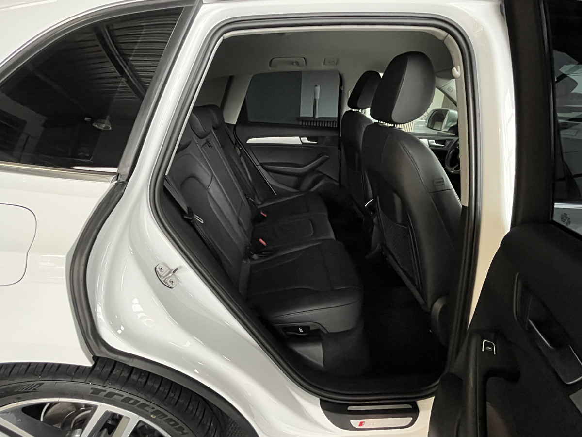 AUDI SQ5 TDI V6 313 QUATTRO BVA8 QUATTRO ATTELAGE ELECTRIQUE GPS  REGULATEUR BI-XENON  ALU BROSSÉ PARK PILOT DRIVE SELECT JANTE 21 EXCELLENT ETAT