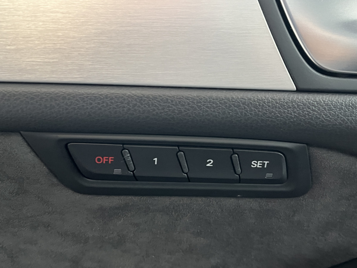 AUDI SQ5 3,0  TDI V6 313 BVA8 QUATTRO TOIT PANORAMIQUE OUVRANT ATTELAGE ELECTRIQUE GPS CAMERA APPLE CARPLAY  HIFI B&O  REGULATEUR  BI-XENON  PARK PILOT  DRIVE SELECT JANTE 21 EXCELLENT ETAT
