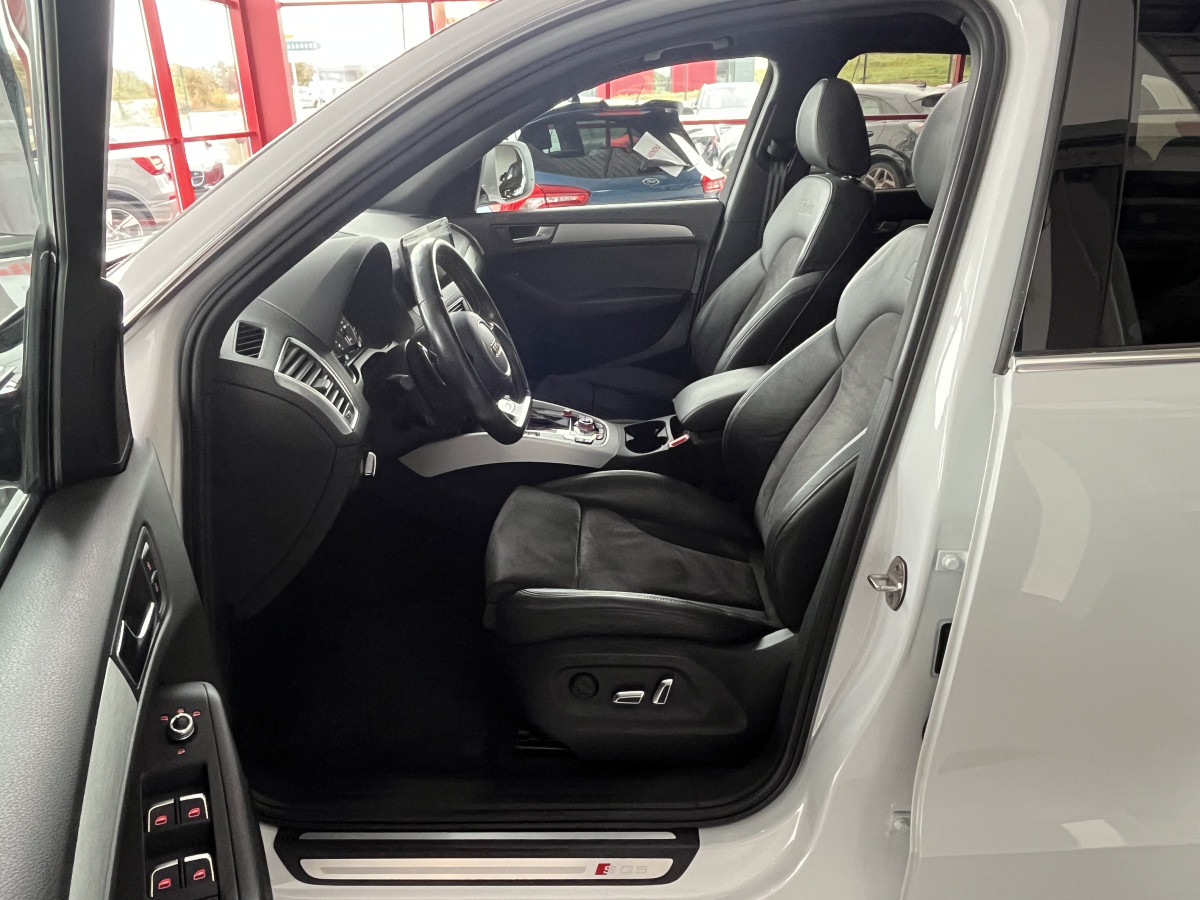AUDI SQ5 3,0  TDI V6 313 BVA8 QUATTRO TOIT PANORAMIQUE OUVRANT ATTELAGE ELECTRIQUE GPS CAMERA APPLE CARPLAY  HIFI B&O  REGULATEUR  BI-XENON  PARK PILOT  DRIVE SELECT JANTE 21 EXCELLENT ETAT