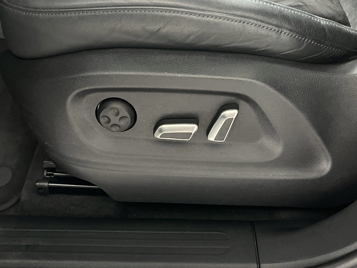 AUDI SQ5 3,0  TDI V6 313 BVA8 QUATTRO TOIT PANORAMIQUE OUVRANT ATTELAGE ELECTRIQUE GPS CAMERA APPLE CARPLAY  HIFI B&O  REGULATEUR  BI-XENON  PARK PILOT  DRIVE SELECT JANTE 21 EXCELLENT ETAT