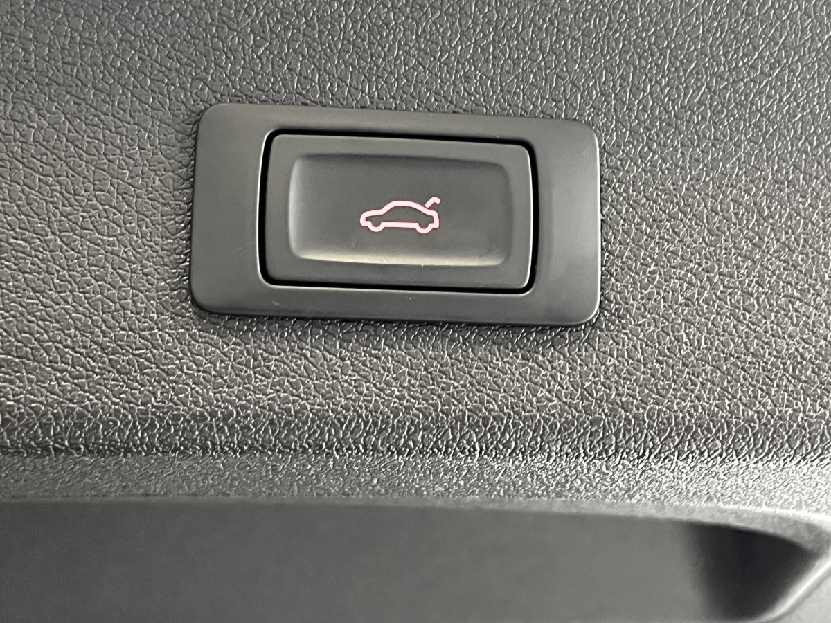 AUDI SQ5 3,0  TDI V6 313 BVA8 QUATTRO TOIT PANORAMIQUE OUVRANT ATTELAGE ELECTRIQUE GPS CAMERA APPLE CARPLAY  HIFI B&O  REGULATEUR  BI-XENON  PARK PILOT  DRIVE SELECT JANTE 21 EXCELLENT ETAT