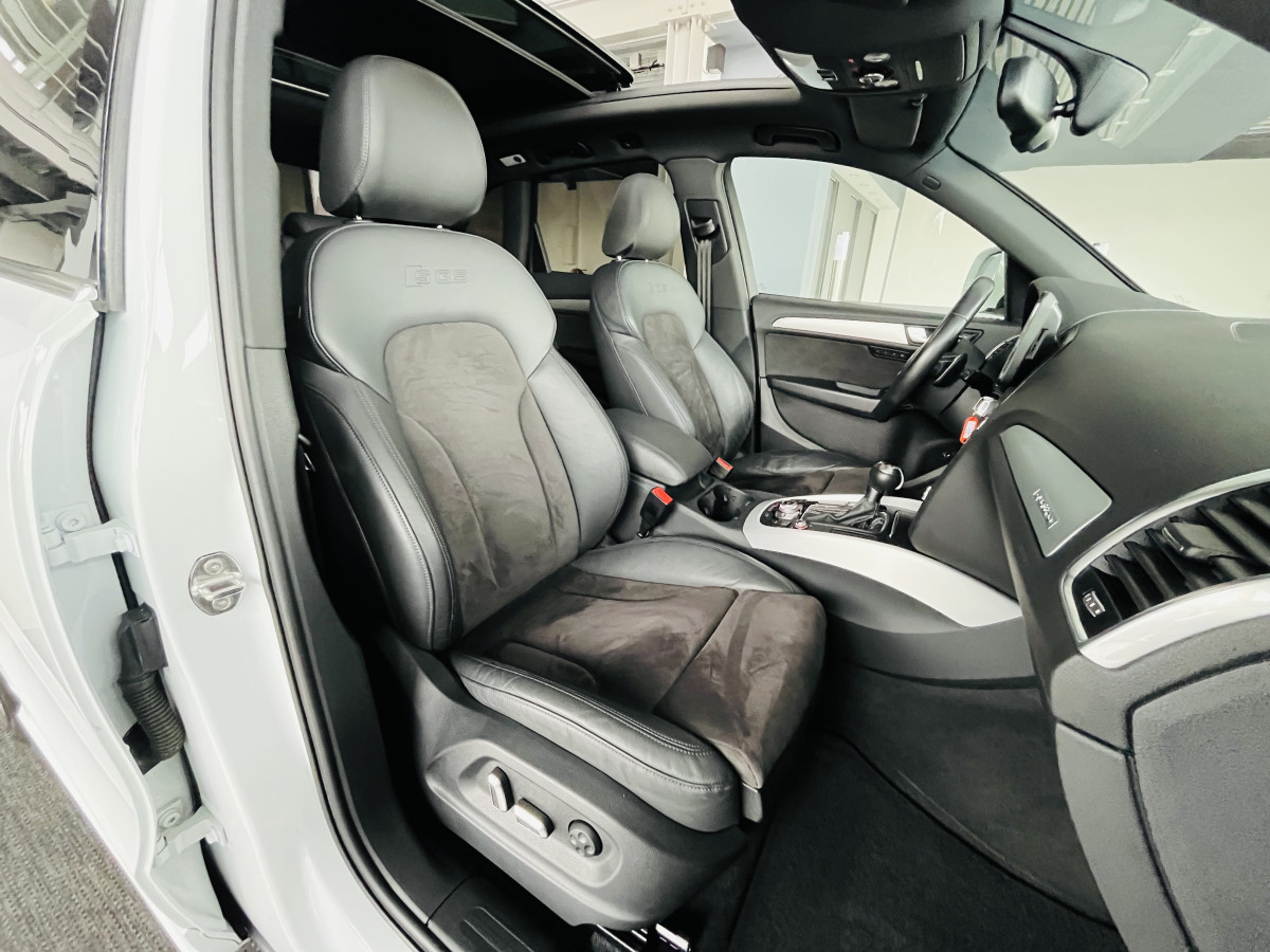 AUDI SQ5 3,0  TDI V6 313 BVA8 QUATTRO TOIT PANORAMIQUE OUVRANT ATTELAGE ELECTRIQUE GPS CAMERA APPLE CARPLAY  HIFI B&O  REGULATEUR  BI-XENON  PARK PILOT  DRIVE SELECT JANTE 21 EXCELLENT ETAT