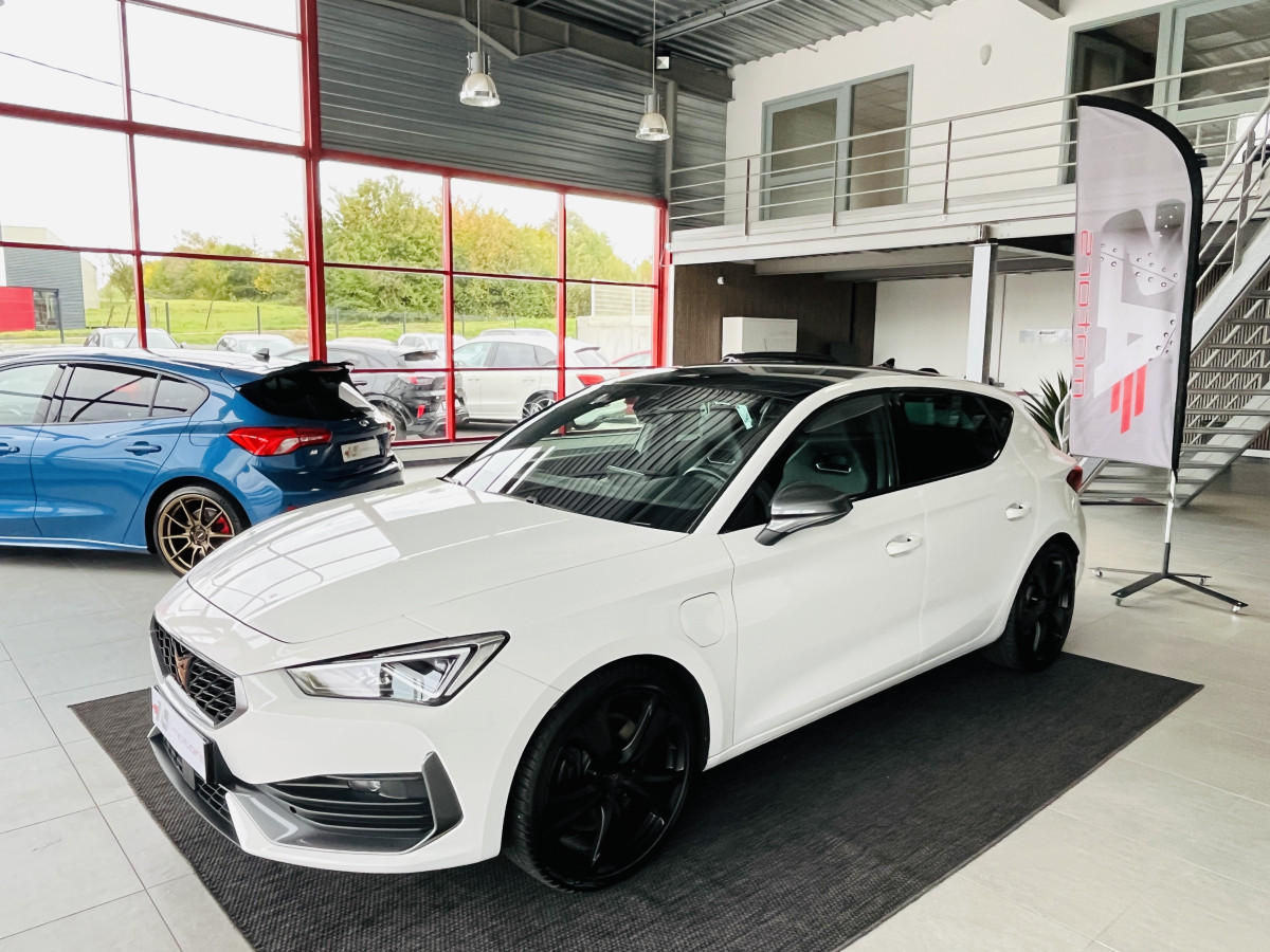 CUPRA LEON 1,4 E-HYBRID 245 DSG6 GPS APPLE CARPLAY KEYLESS FULL LED VIRTUAL COCKPIT PARK PILOT DRIVE PROFILE REGULATEUR LIMITEUR EXCELLENT ETAT